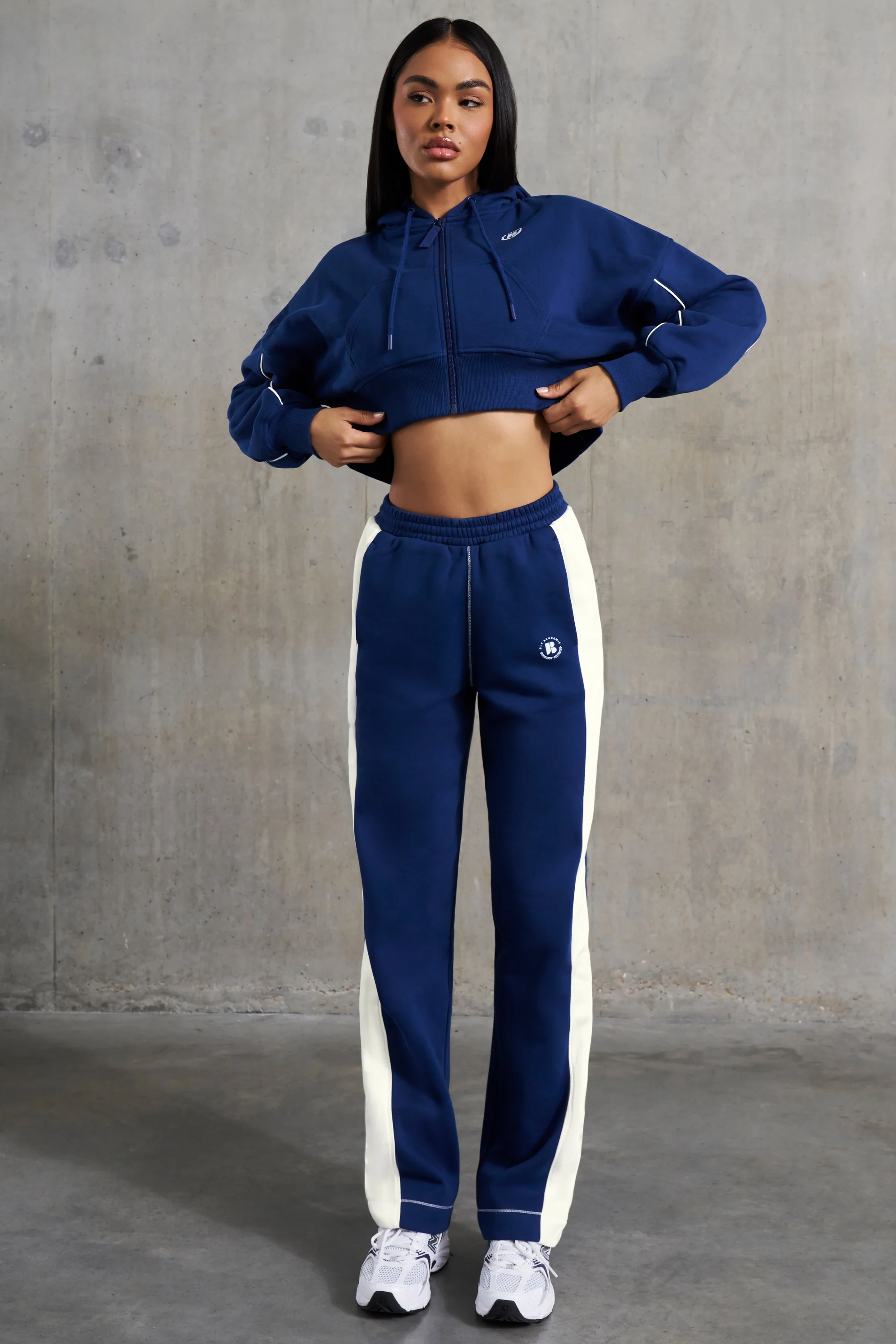 Wide Leg Sweatpants in Navy - Image 8